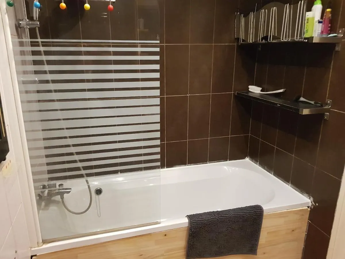 Grand Appartement Fonctionnel Et Calme Sur Lyon8 A 2 Pas Du Metro Apartment