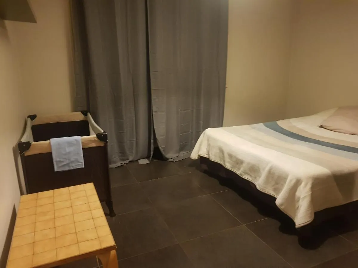 Grand Appartement Fonctionnel Et Calme Sur Lyon8 A 2 Pas Du Metro